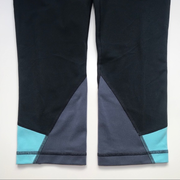 Under Armour Perfect Tight Crop Legging | Black - Picture 4 of 8